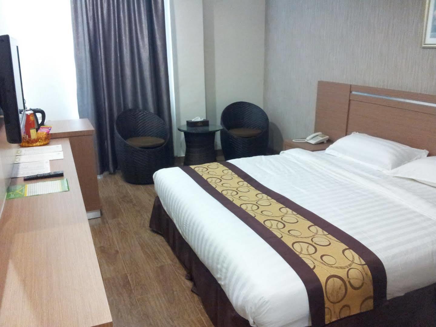 埃杜基兹os酒店 Batam 外观 照片