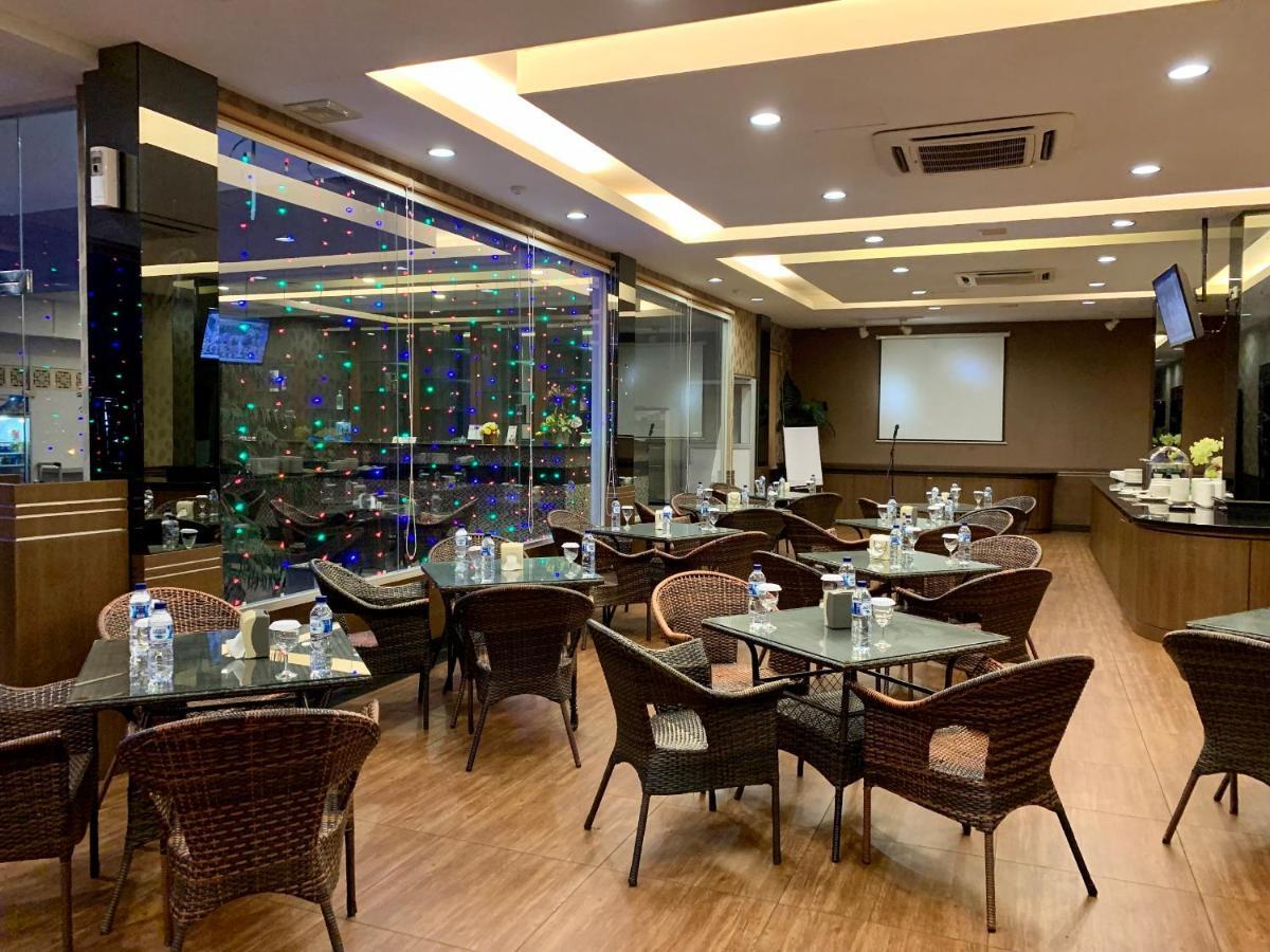 埃杜基兹os酒店 Batam 外观 照片