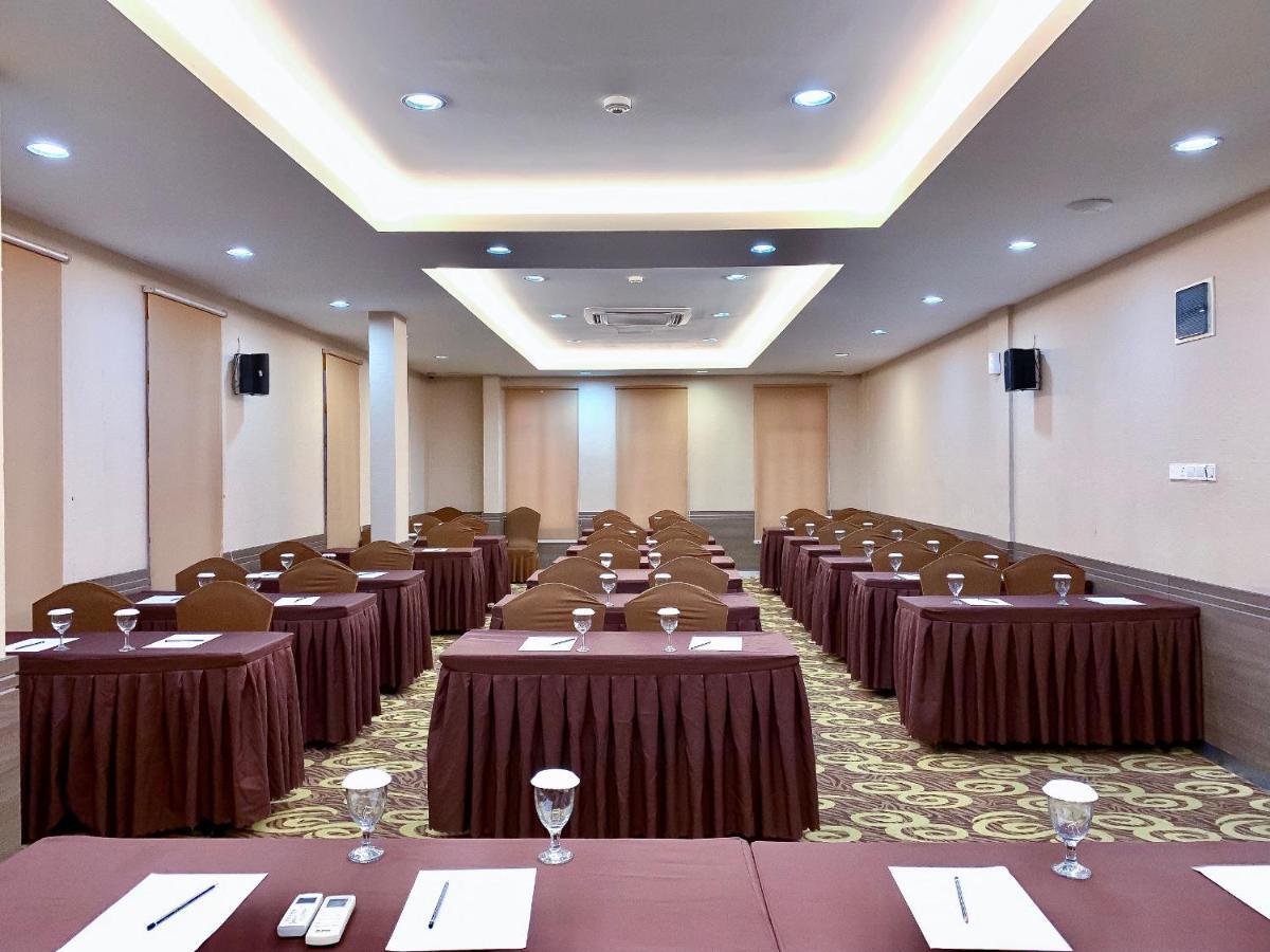 埃杜基兹os酒店 Batam 外观 照片