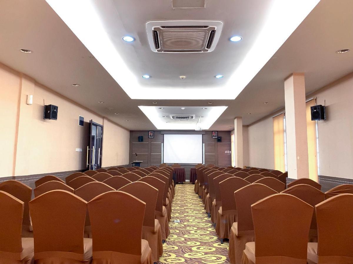 埃杜基兹os酒店 Batam 外观 照片